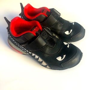 Boys size 10 Puma shark black sneakers